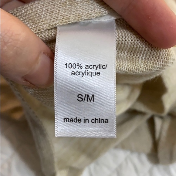 Beige Ponch - Picture 3 of 3